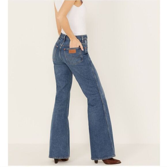 Wrangler Wanderer Indigood High Rise Dark Wash Flare Jeans - Size 28/30 - Picture 2 of 15